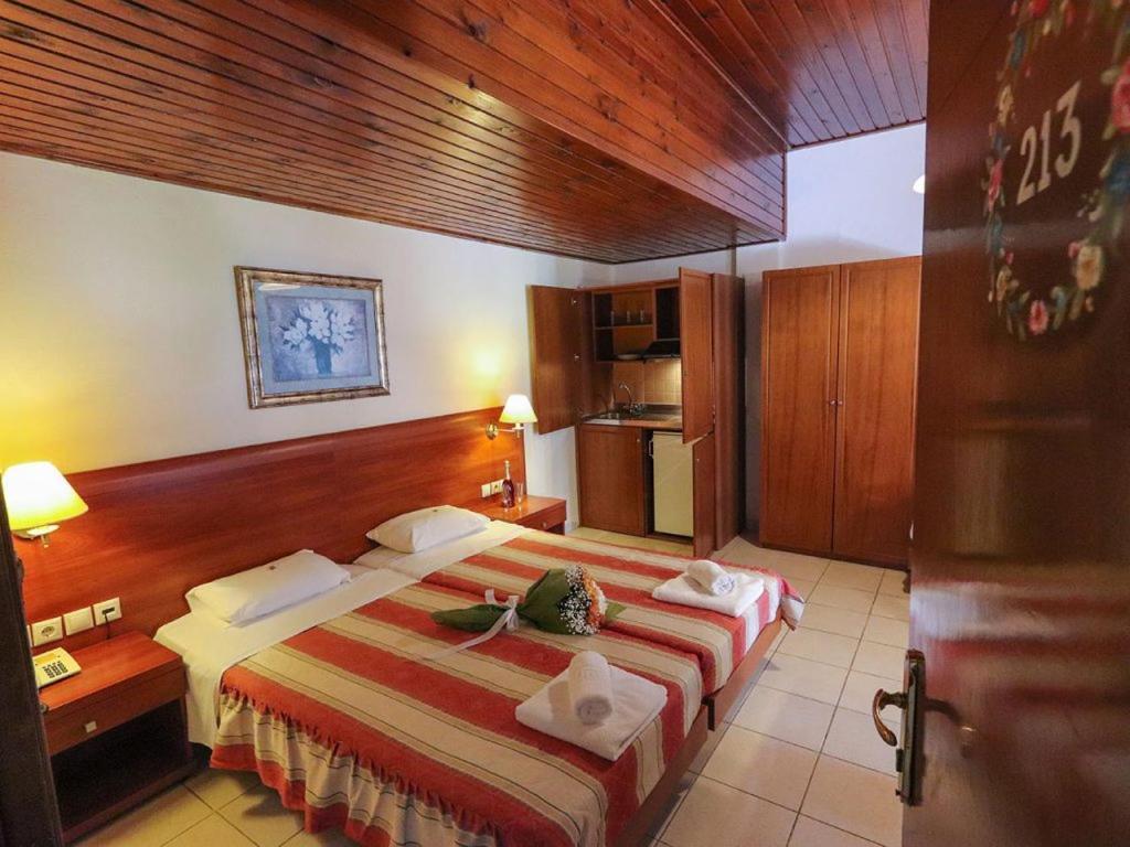 לאוטרה אדיפסאו Spa Hotel Alex מראה חיצוני תמונה